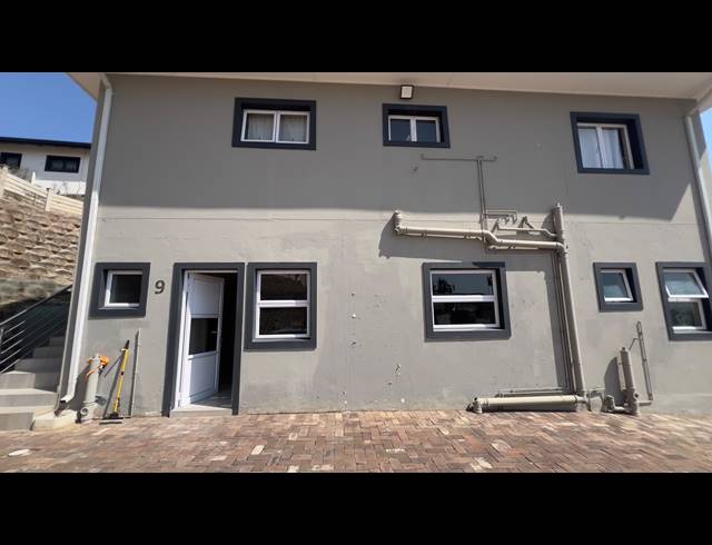 1 BEDROOM TOWNHOUSE TO LET IN SHERWOOD